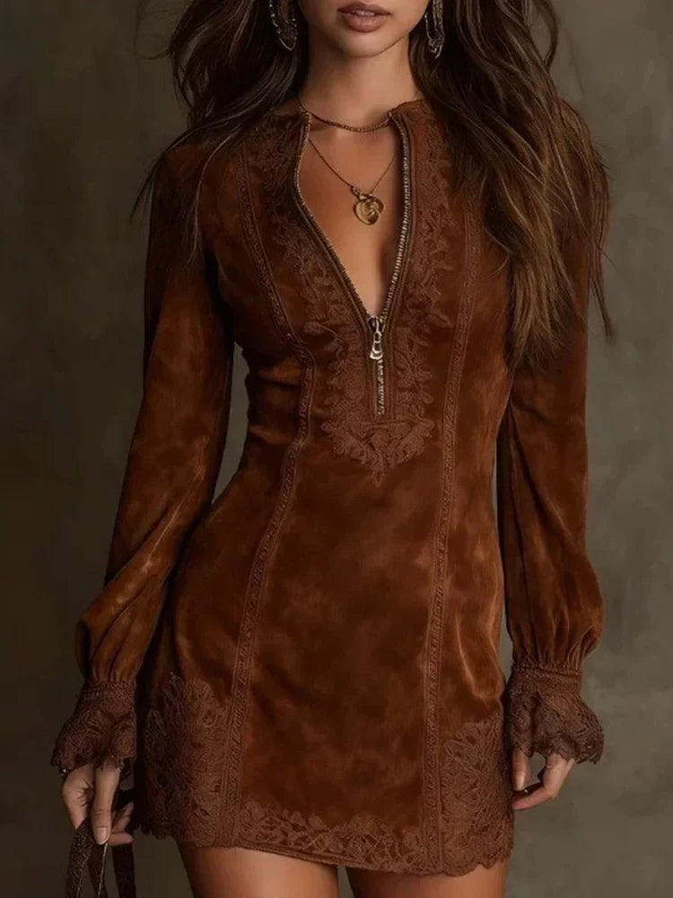 Clara | Robe courte effet daim et dentelle