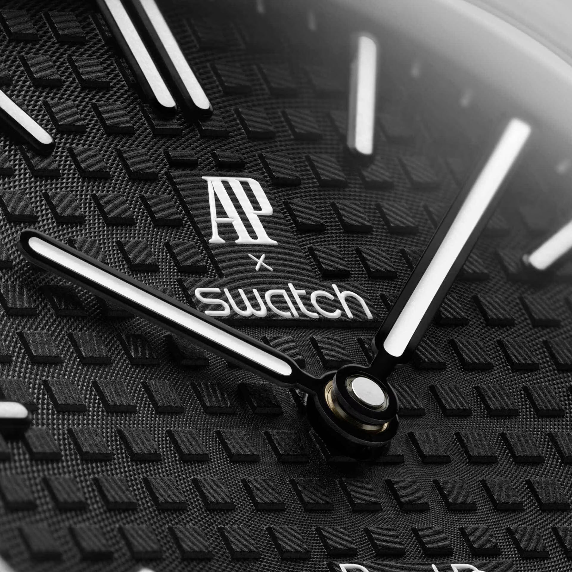WindWatch - Montre à Remontage Manuel avec Boîtier en Céramique et Bracelet en Cuir